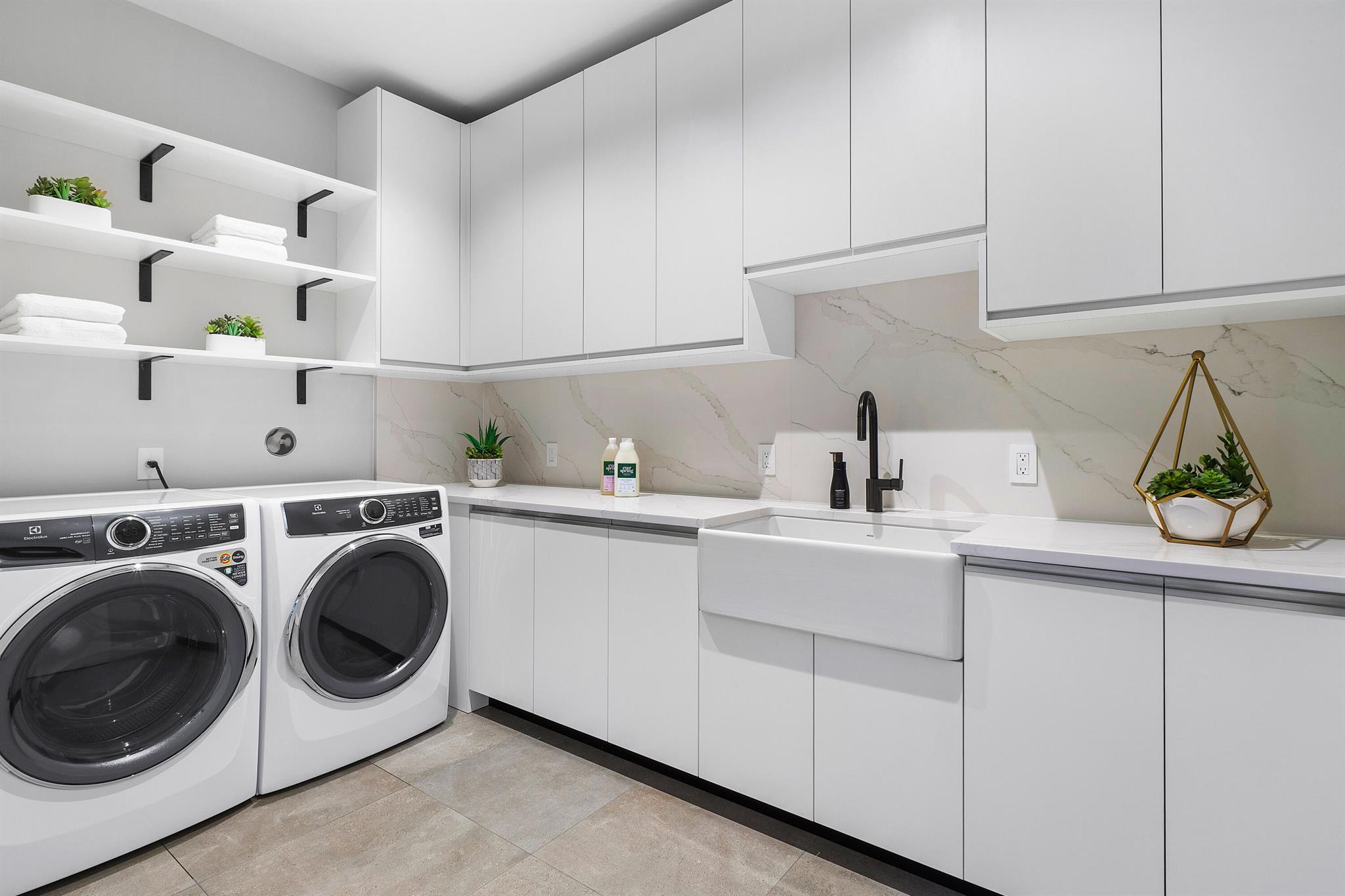 PALM TRAIL ESTATES - Residential