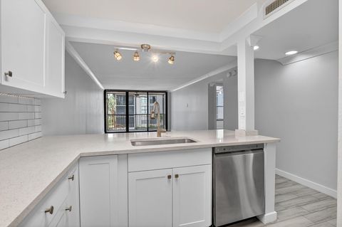 Tiny photo for 8 Royal Palm Way #203, Boca Raton, FL 33432 (MLS # B26023541)