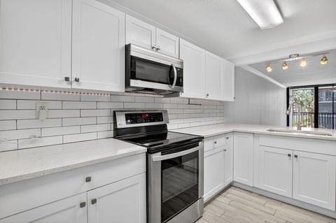 Tiny photo for 8 Royal Palm Way #203, Boca Raton, FL 33432 (MLS # B26023541)