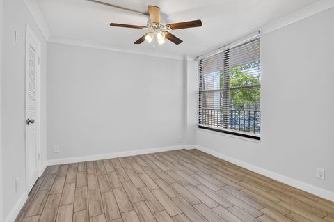 Tiny photo for 8 Royal Palm Way #203, Boca Raton, FL 33432 (MLS # B26023541)