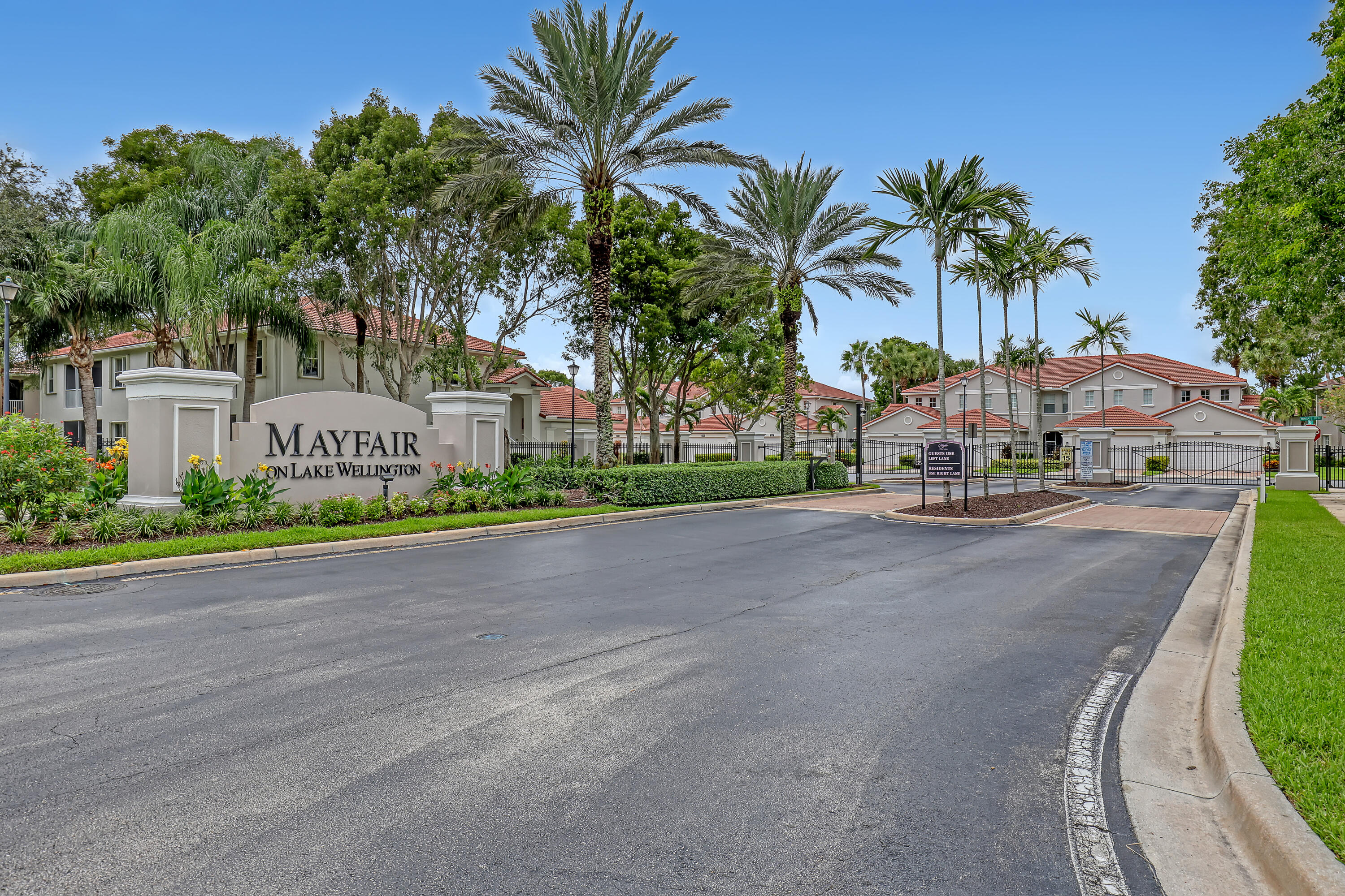 MAYFAIR AT WELLINGTON CONDO - Residential