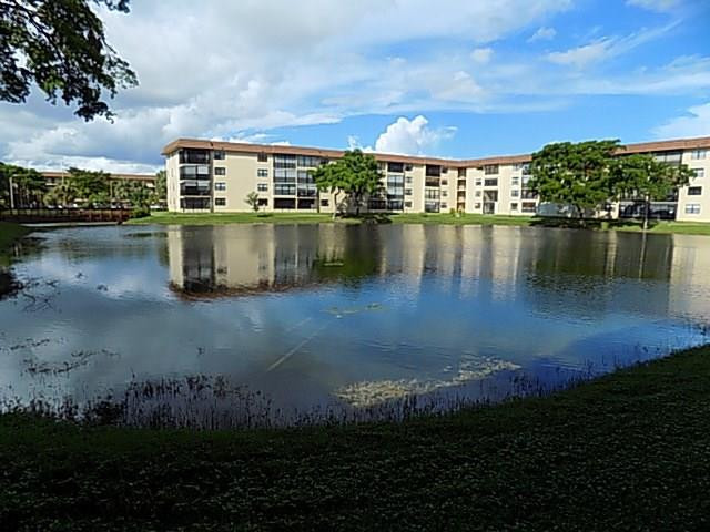 LAKES OF CARRIAGE HILLS - Residential