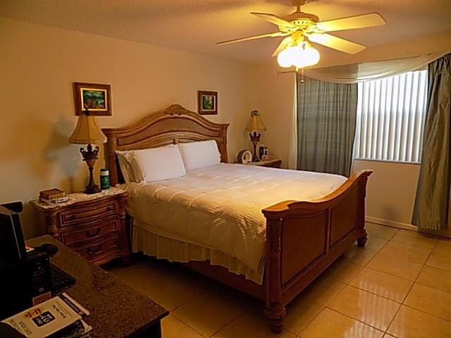 LAKES OF CARRIAGE HILLS - Residential