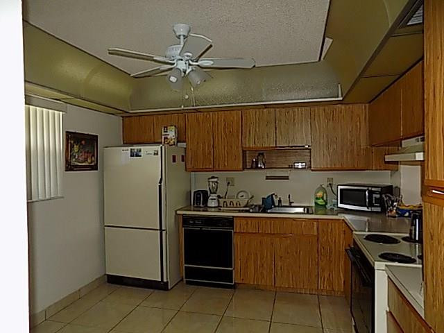 LAKES OF CARRIAGE HILLS - Residential