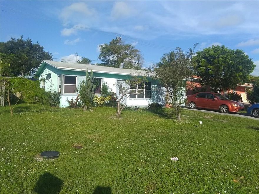 2/1+den, with screened in back porch. **Conveniently located between Sample and Copans Road, just west of US1. **Close to beaches and shopping. LIMITED SERVICE LISTING - NO BROKER RELATIONSHIP