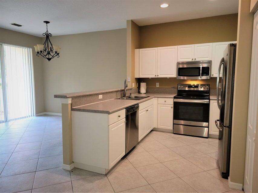 SEMINOLE ESTATES & TOWNHO - Residential Lease