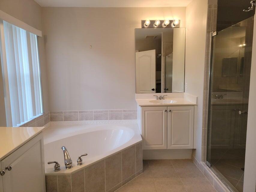 SEMINOLE ESTATES & TOWNHO - Residential Lease
