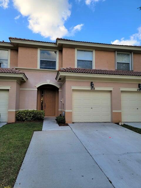 SEMINOLE ESTATES & TOWNHO - Residential Lease