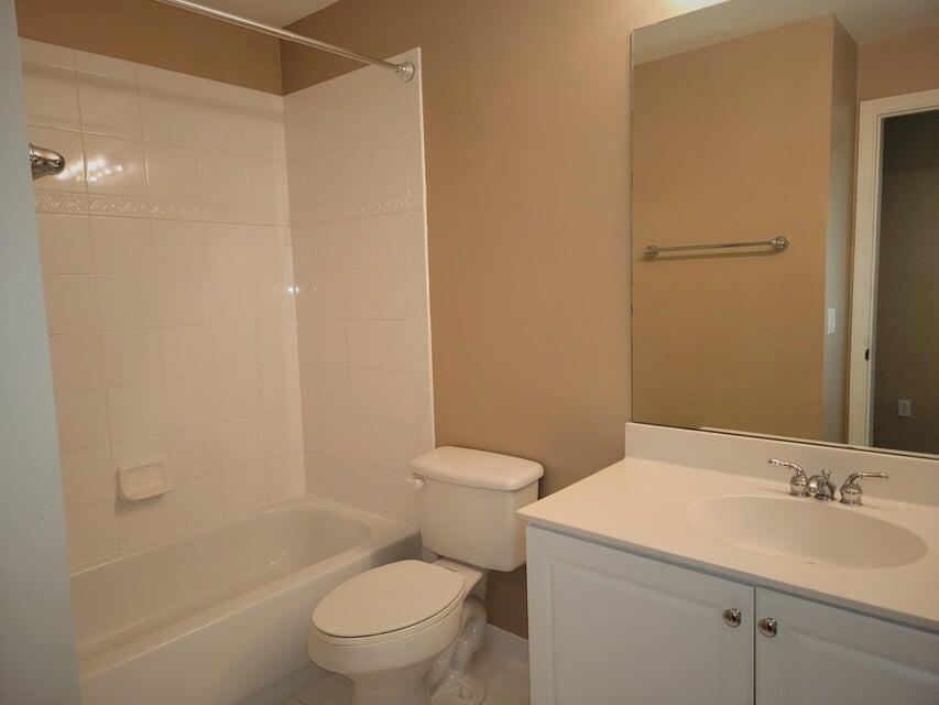SEMINOLE ESTATES & TOWNHO - Residential Lease