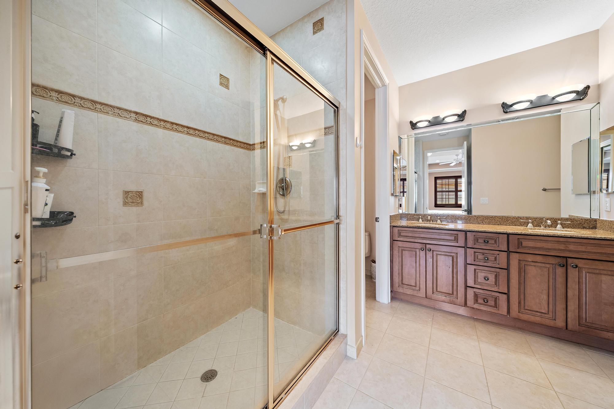 CIELO TOWNHOMES AT SHOPS OF DONALD ROSS - Residential