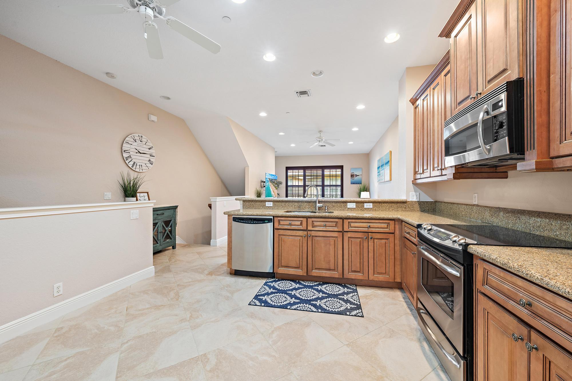 CIELO TOWNHOMES AT SHOPS OF DONALD ROSS - Residential