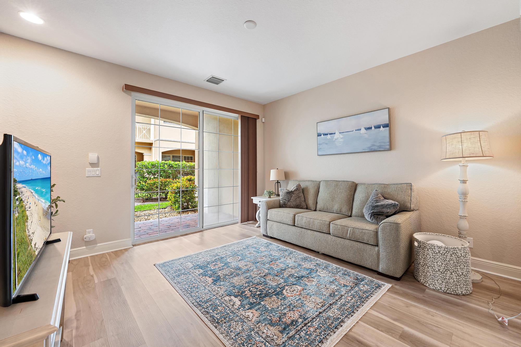 CIELO TOWNHOMES AT SHOPS OF DONALD ROSS - Residential