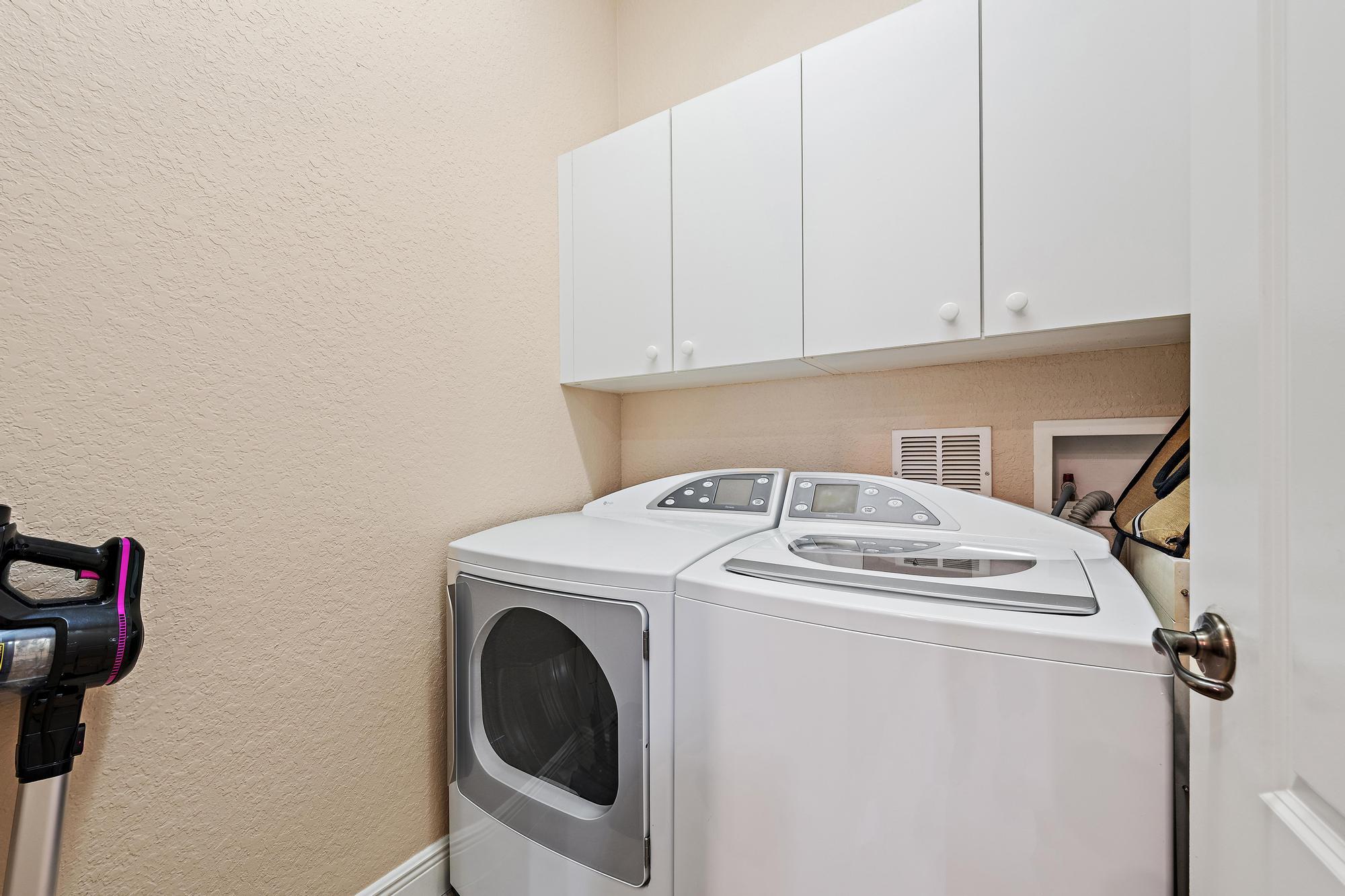 CIELO TOWNHOMES AT SHOPS OF DONALD ROSS - Residential