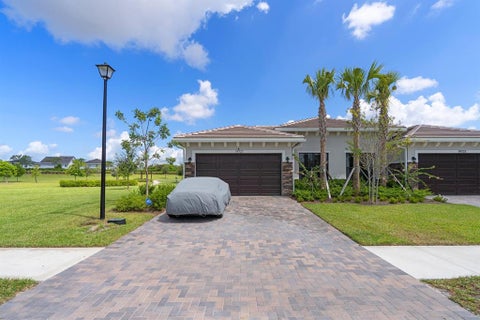 Featured picture for the property R10824938