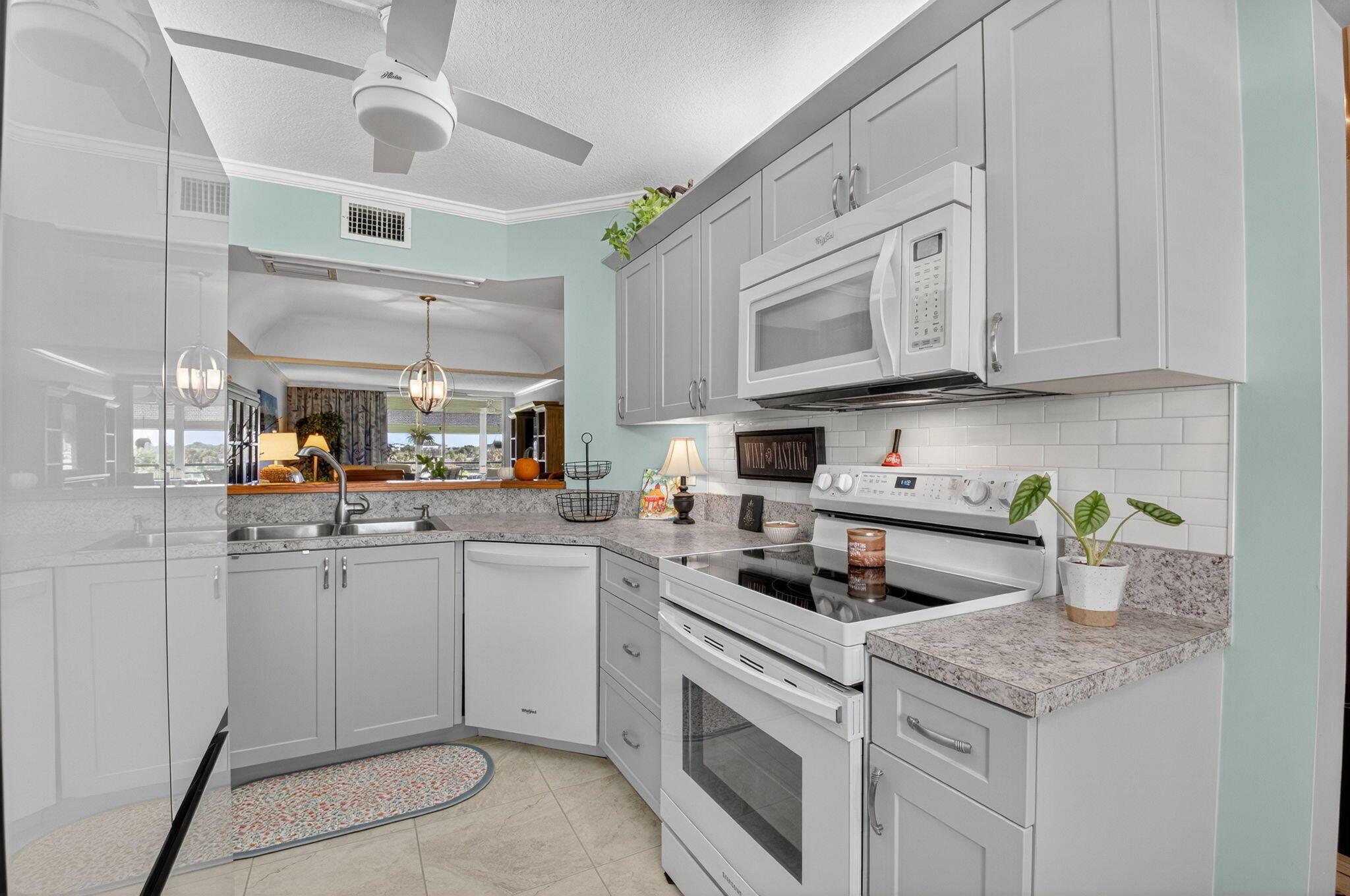 BARWOOD CONDO - Residential Lease