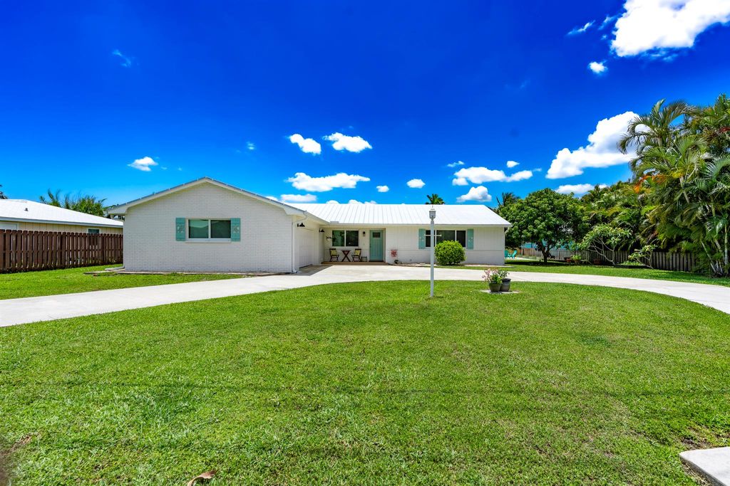 Photo of 1848 NW Palmetto Terrace, Stuart, FL 34994 (MLS # R11091546)
