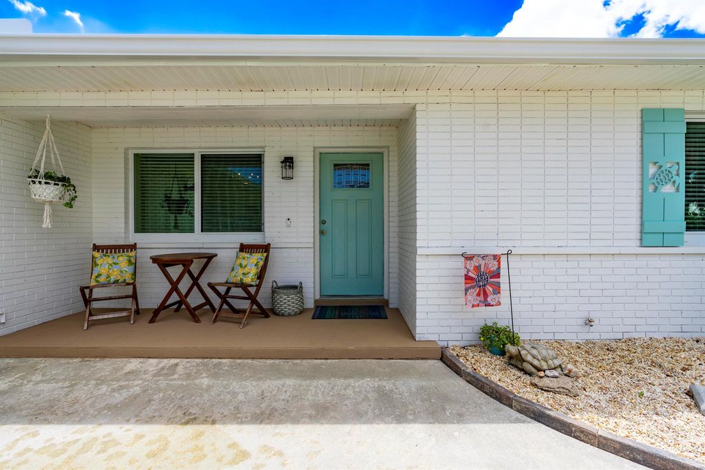 Photo of 1848 NW Palmetto Terrace, Stuart, FL 34994 (MLS # R11091546)