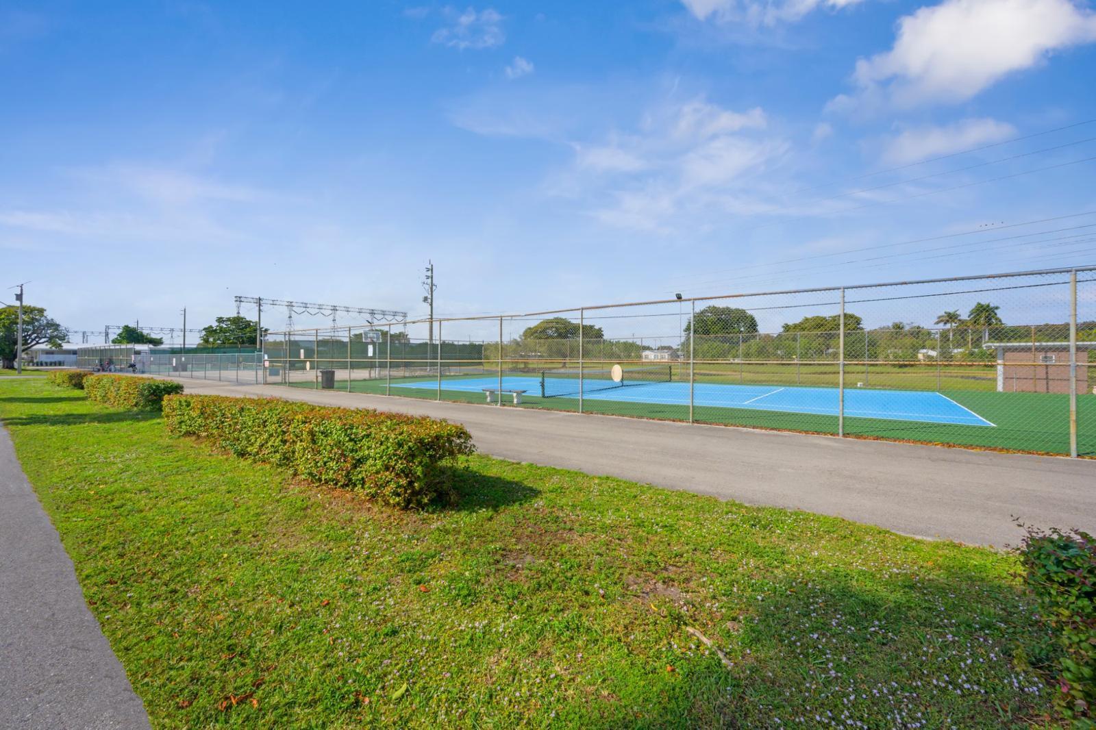 RAVENSWOOD ESTATES & MARINAS - Residential