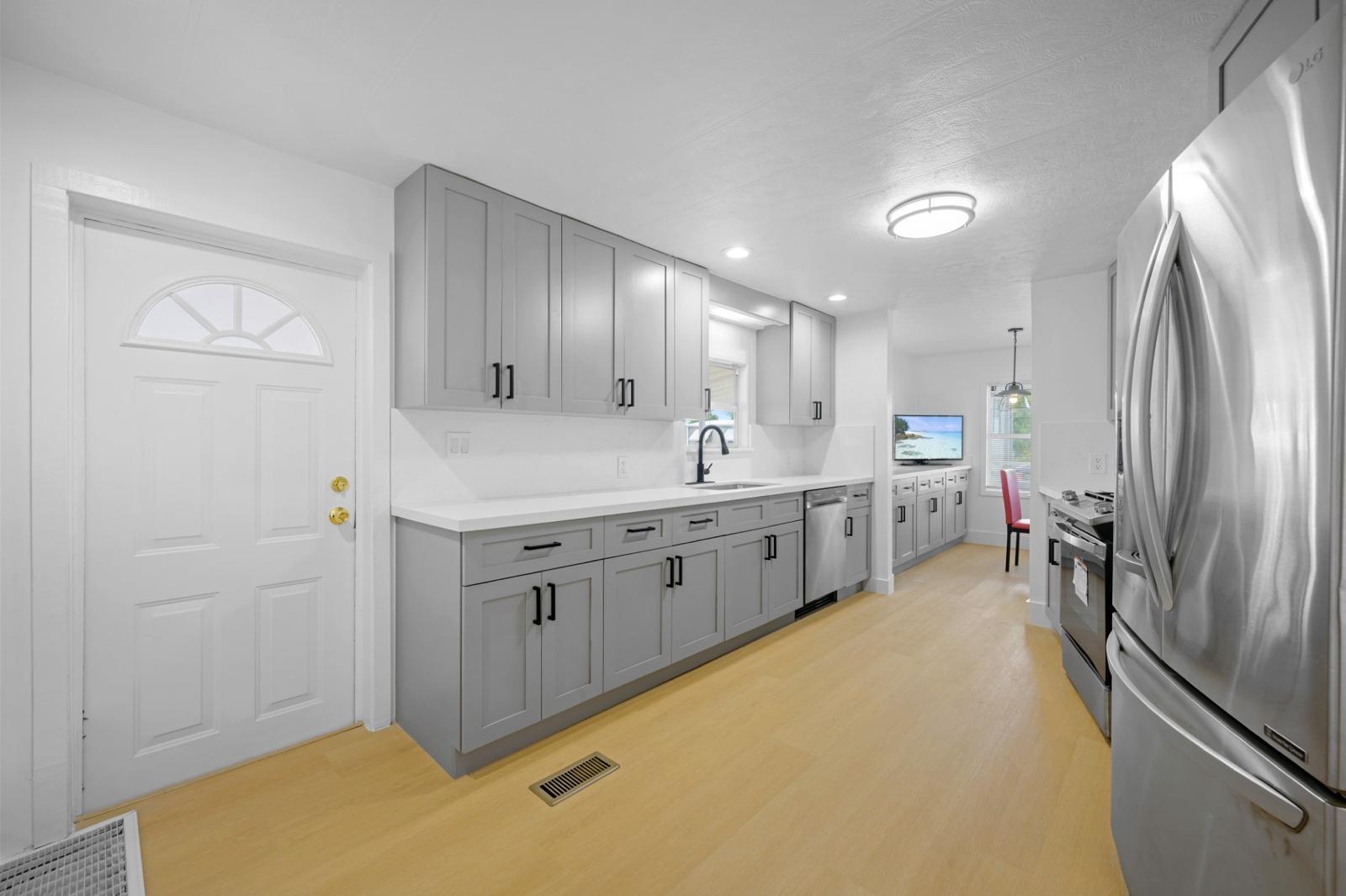 RAVENSWOOD ESTATES & MARINAS - Residential