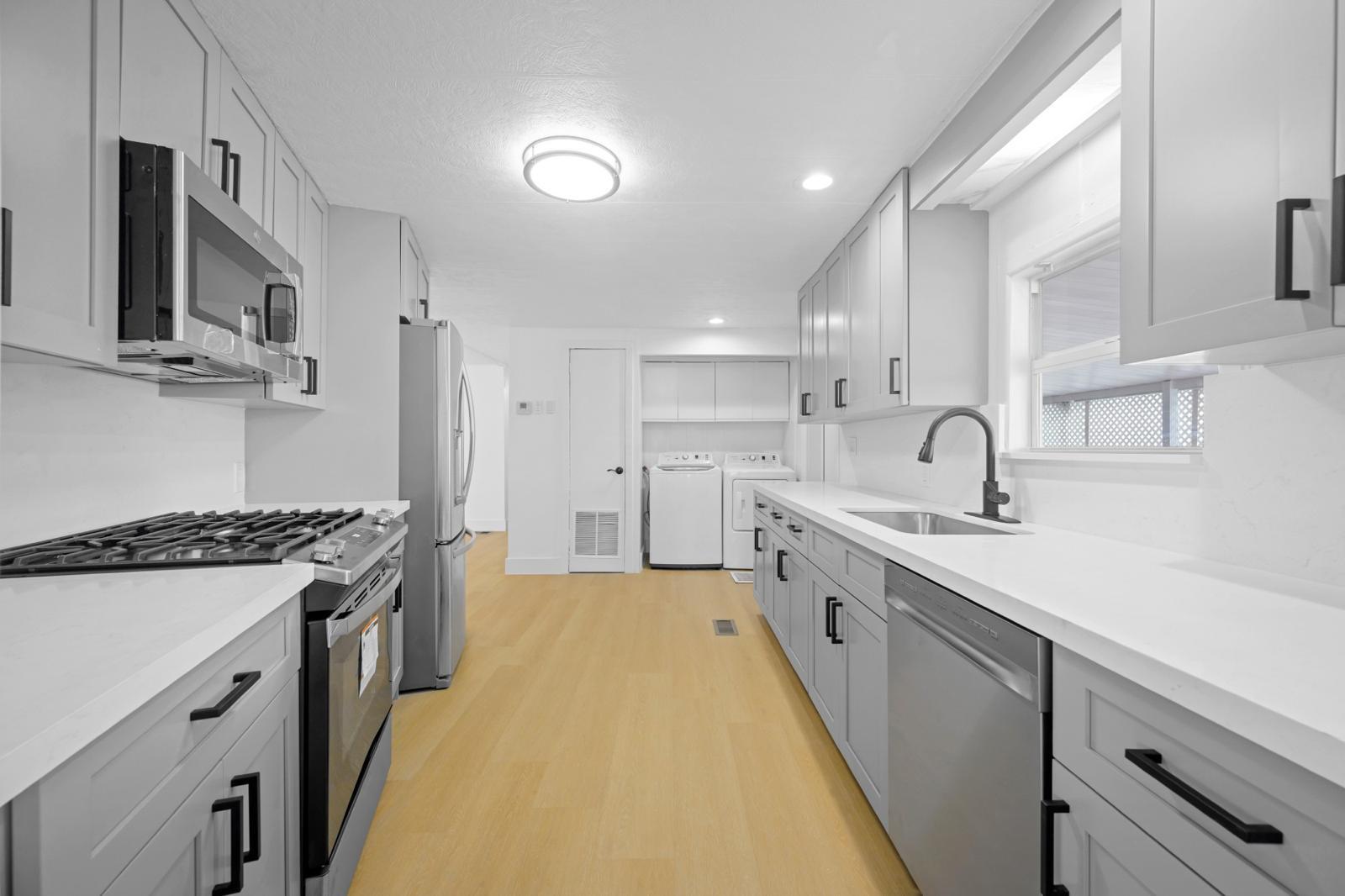 RAVENSWOOD ESTATES & MARINAS - Residential