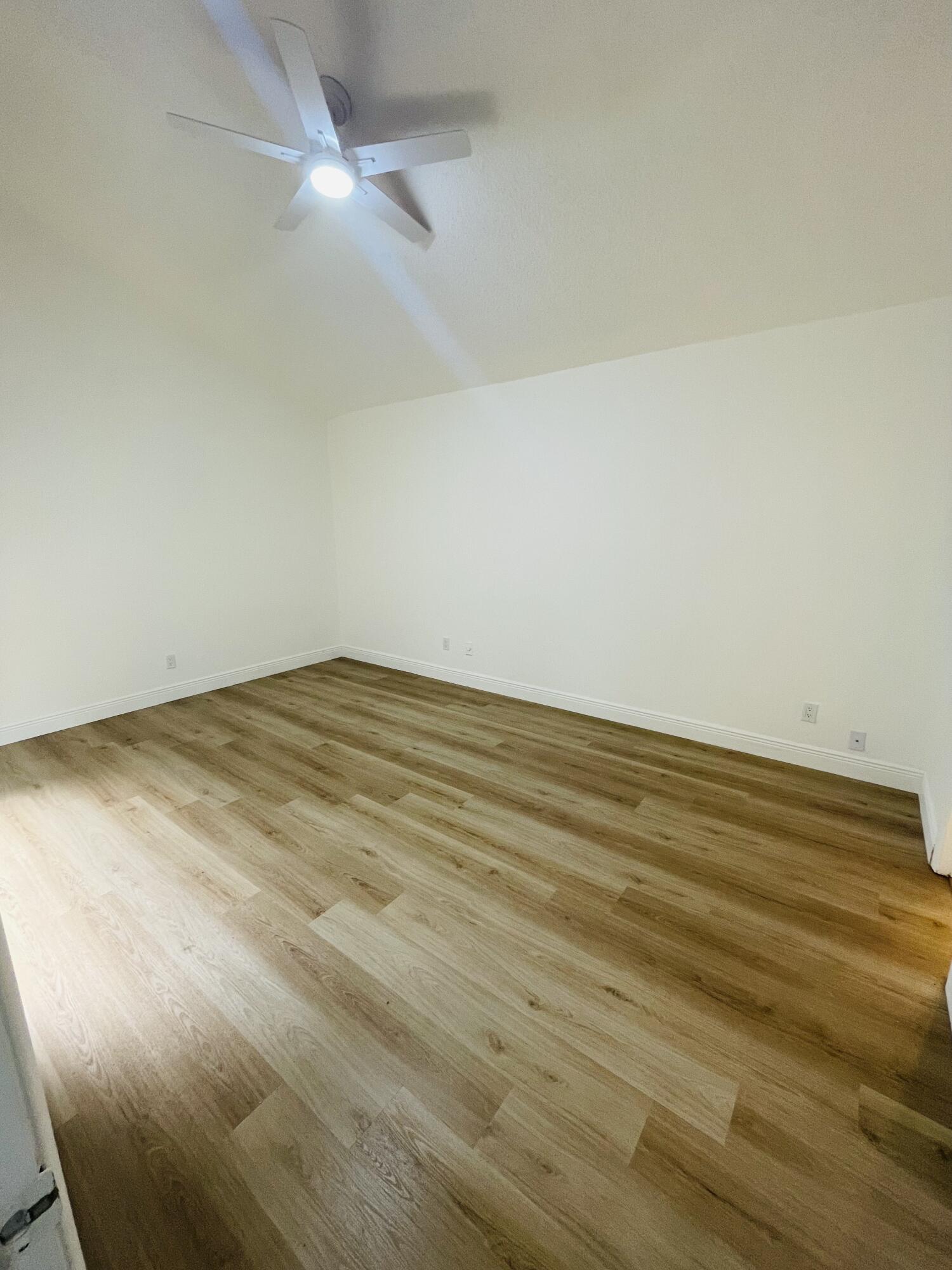 LAGO WEST CLUSTER HOMES PHASE II - Residential Lease