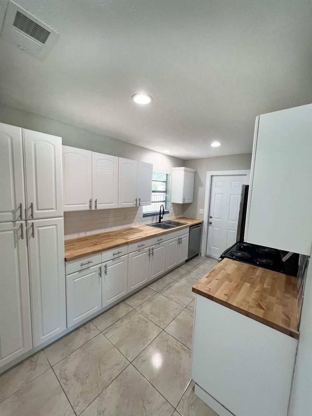 Photo of 1558 SW Silver Lane, Port Saint Lucie, FL 34953 (MLS # R11012368)