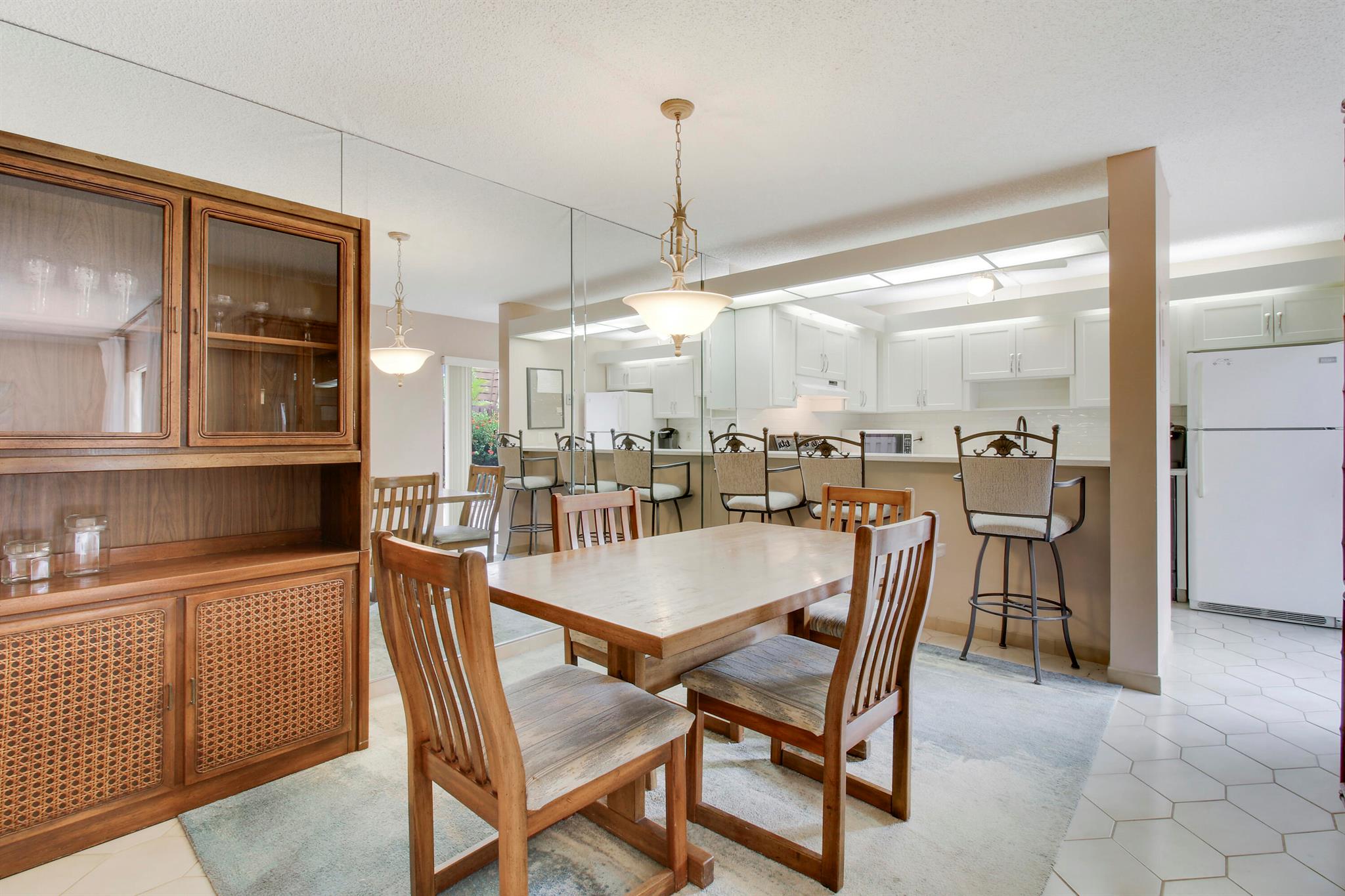 825 Center Street 49c