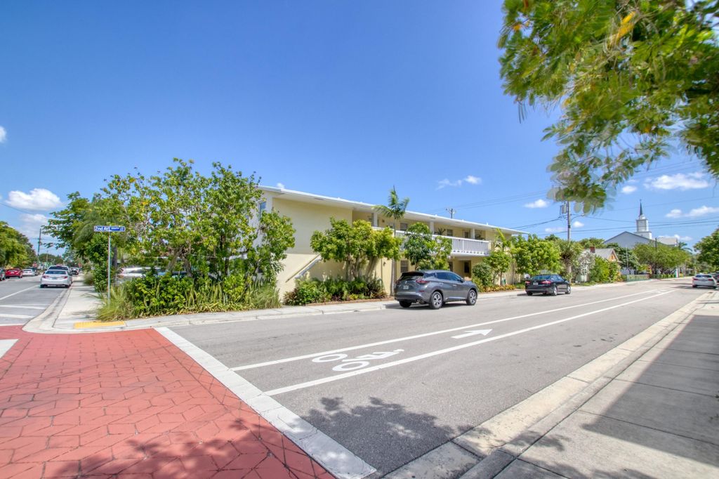 Photo of 612 2nd Avenue S #3, Lake Worth Beach, FL 33460 (MLS # B26012471)