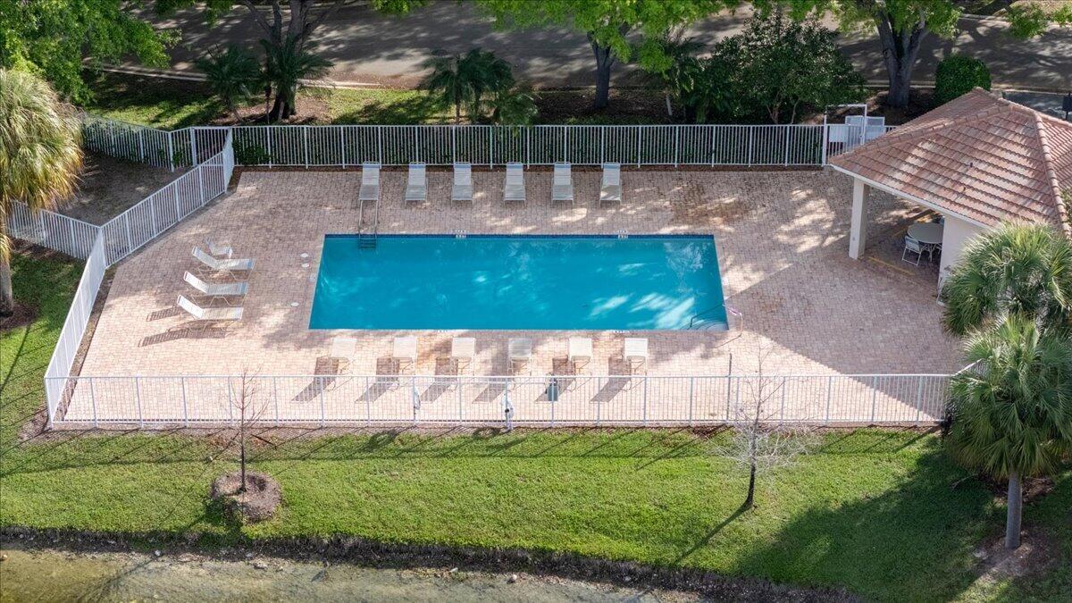 BRIDGEWATER CONDO - Residential