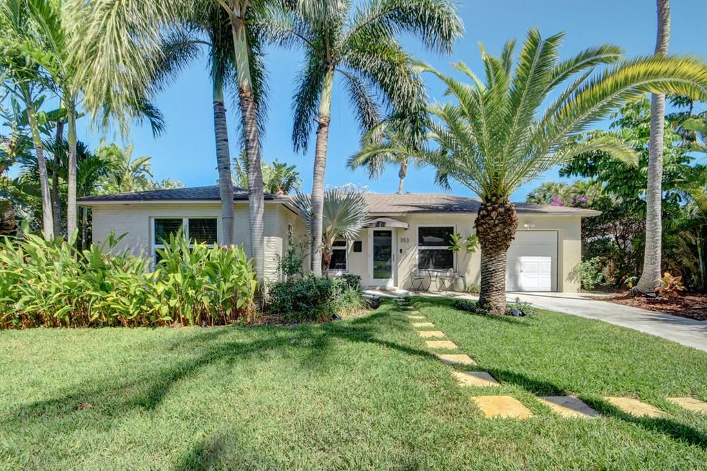 Photo of 353 Orange Way, West Palm Beach, FL 33405 (MLS # R10877041)