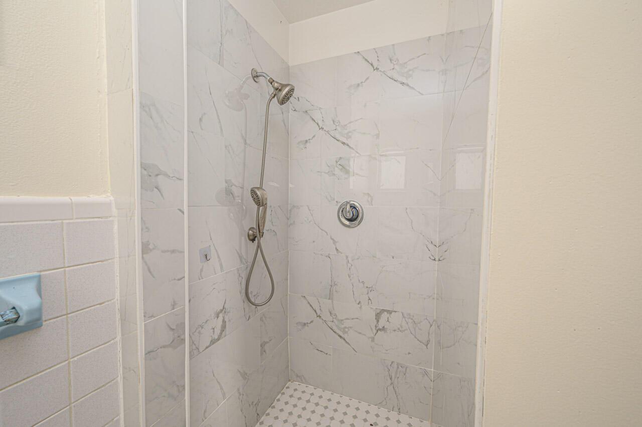 IXORA PARK PLAT NO 5 - Residential Lease