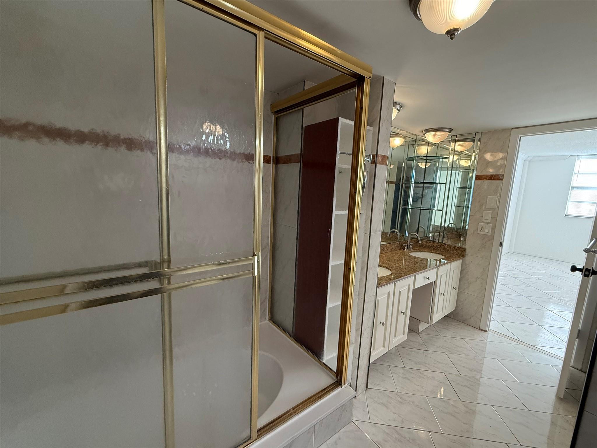 PLAZA TOWERS NORTH CONDO - Residential