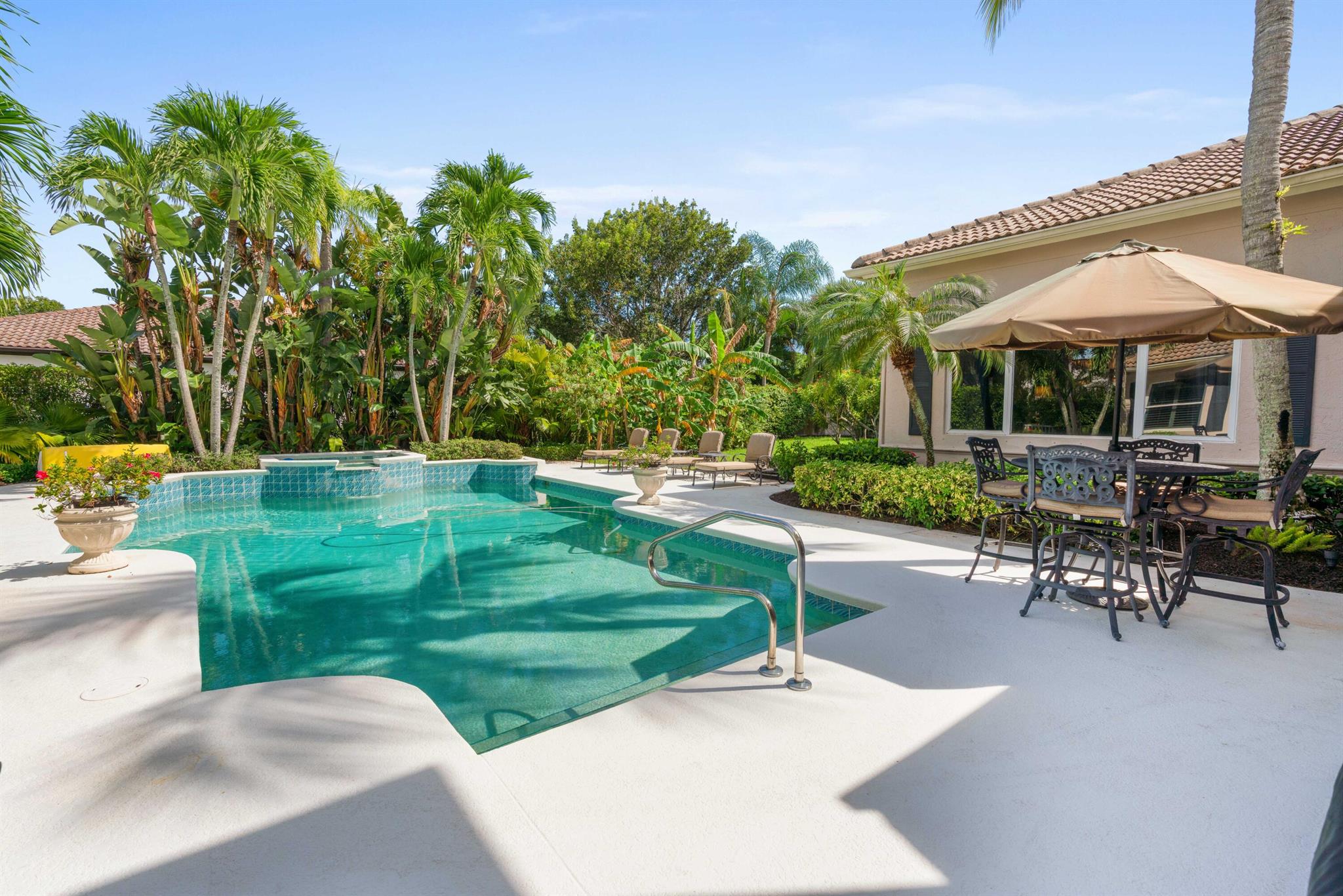 Admirals Cove - Residential