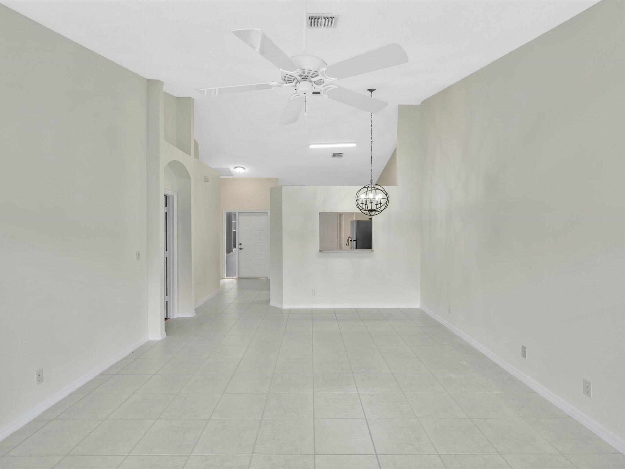 FLORAL LAKES - Residential Lease