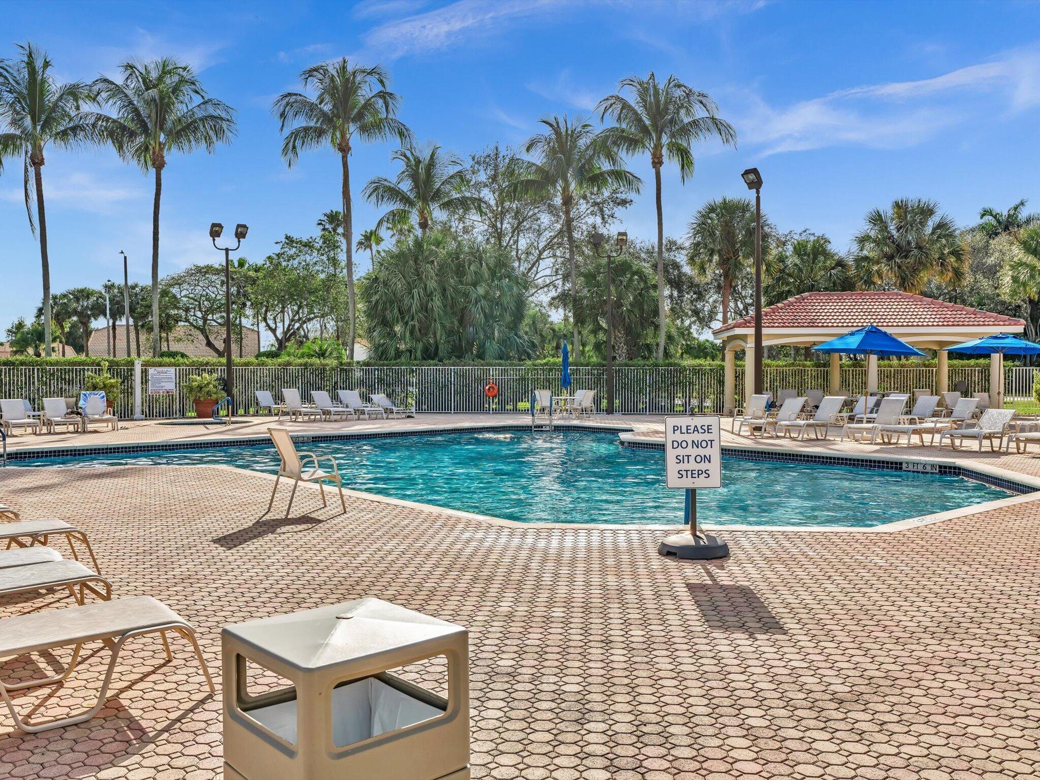 FLORAL LAKES - Residential Lease