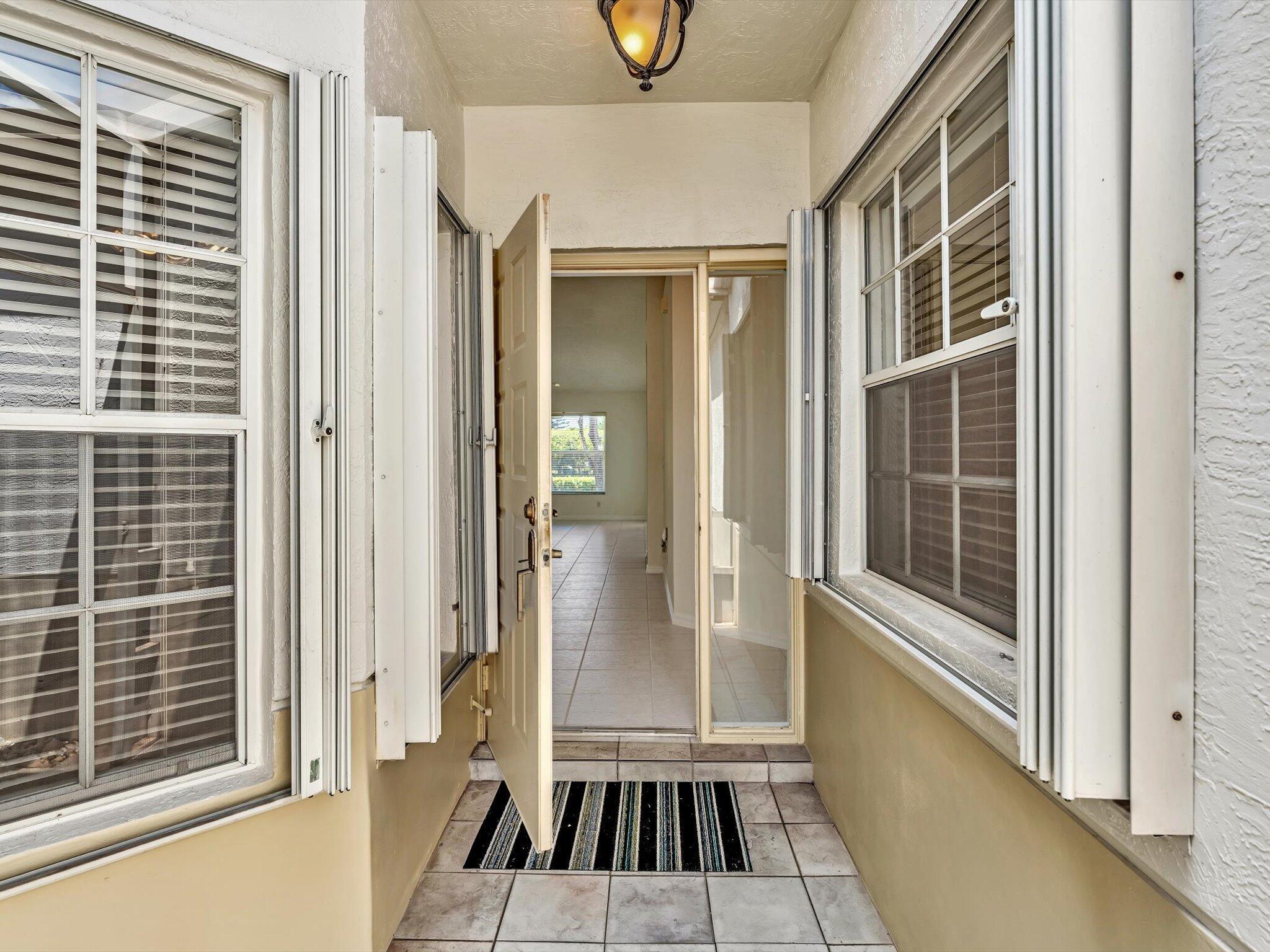 FLORAL LAKES - Residential Lease