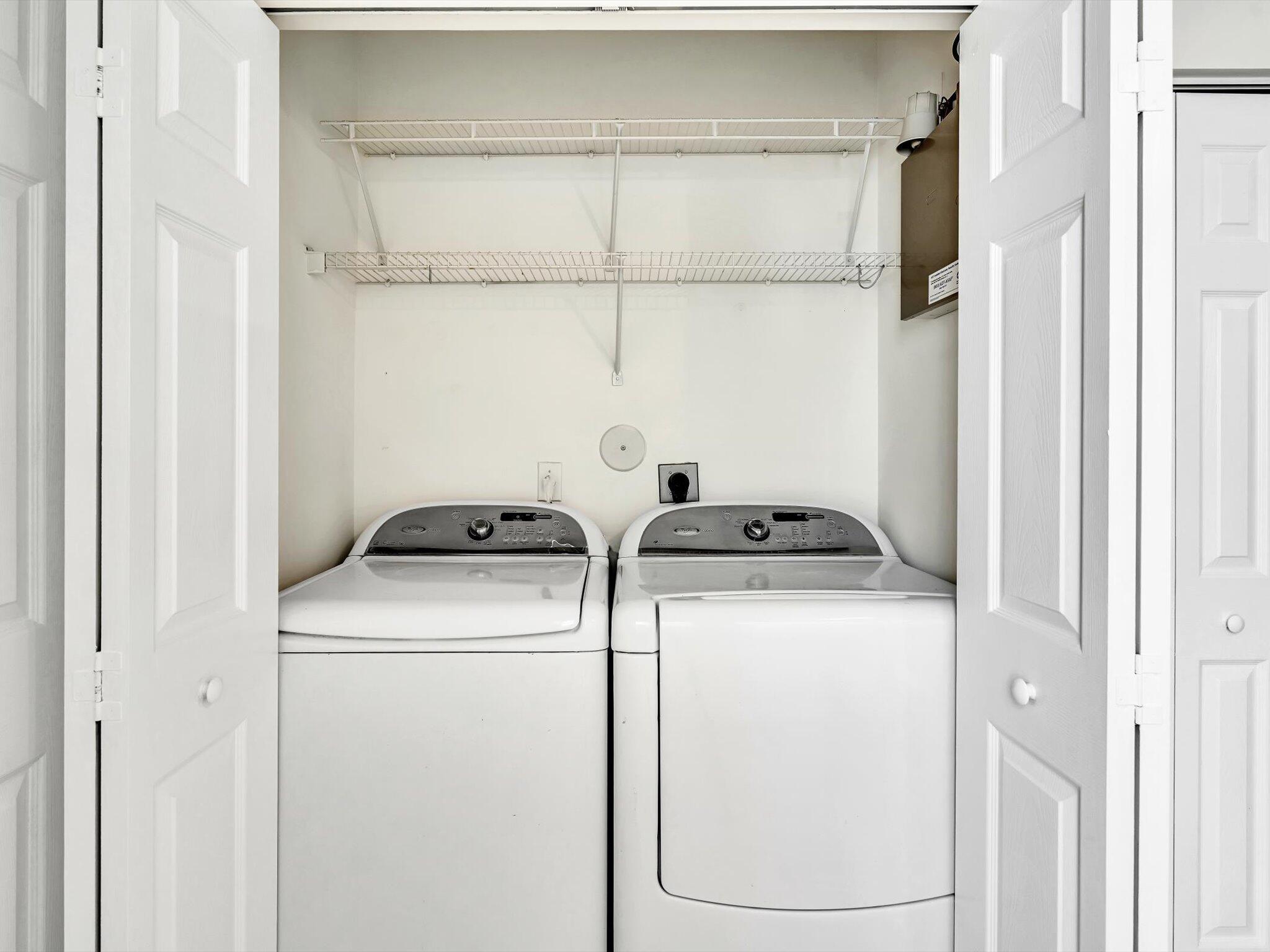 FLORAL LAKES - Residential Lease