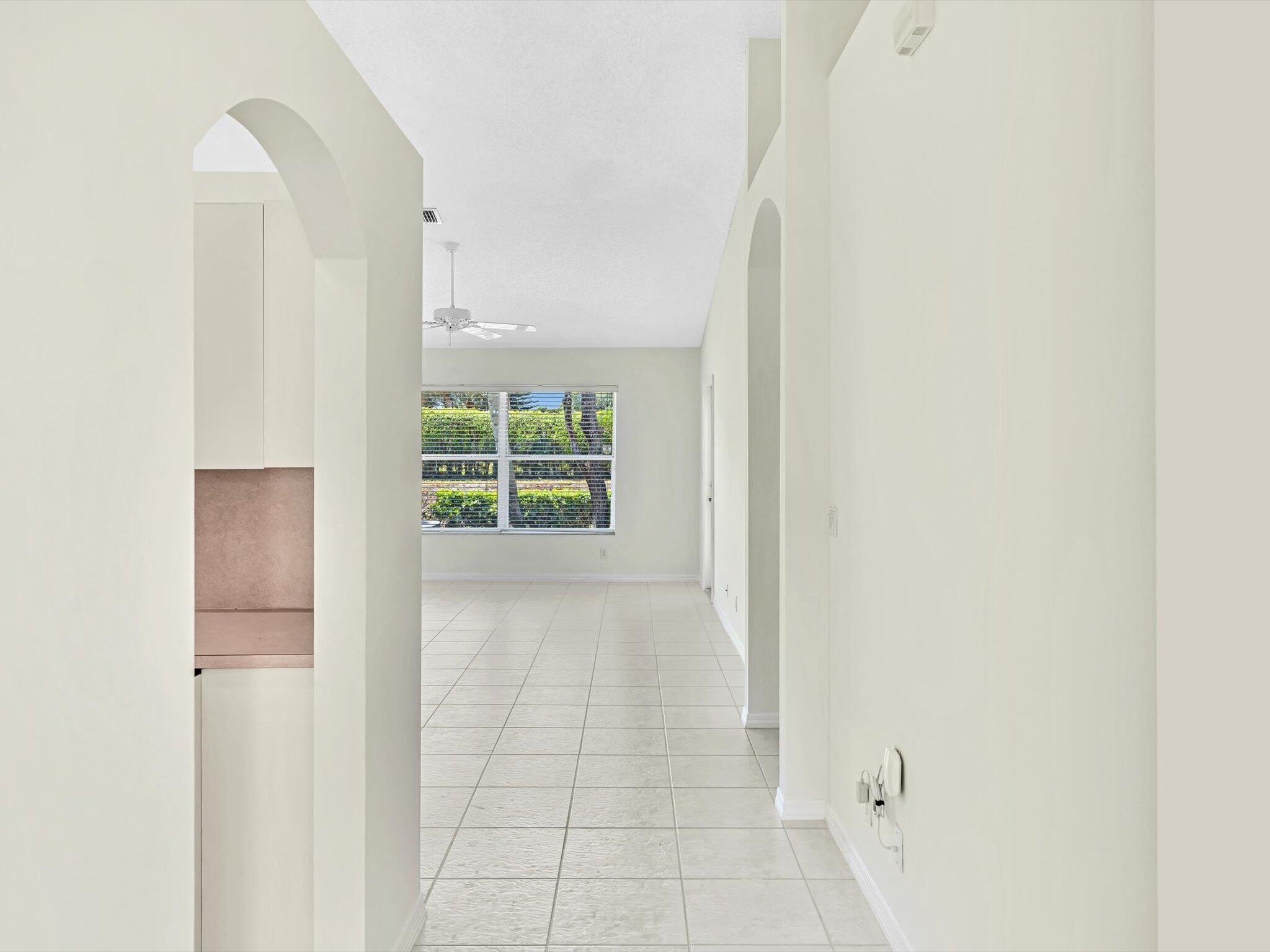 FLORAL LAKES - Residential Lease