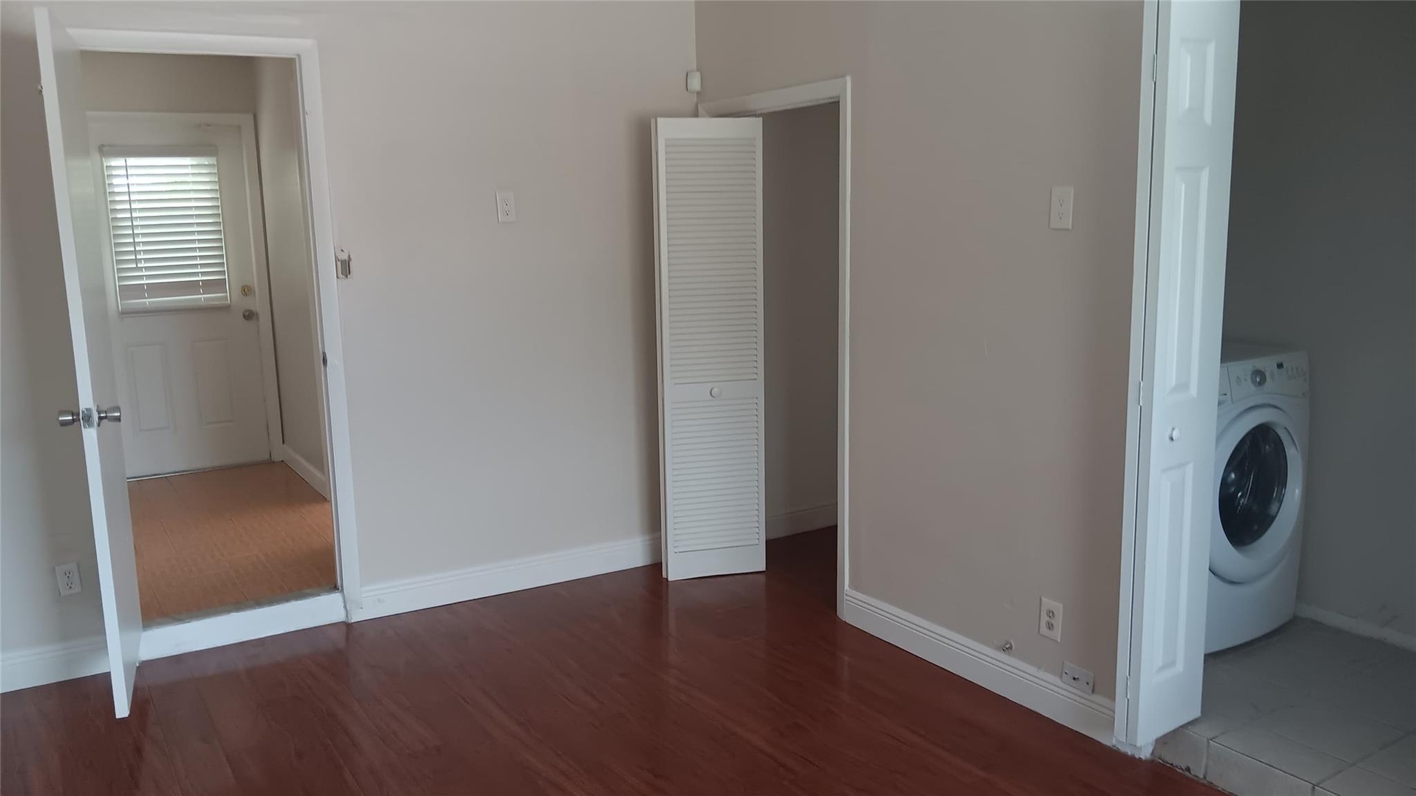 Cresthaven 10 46-25 B - Residential