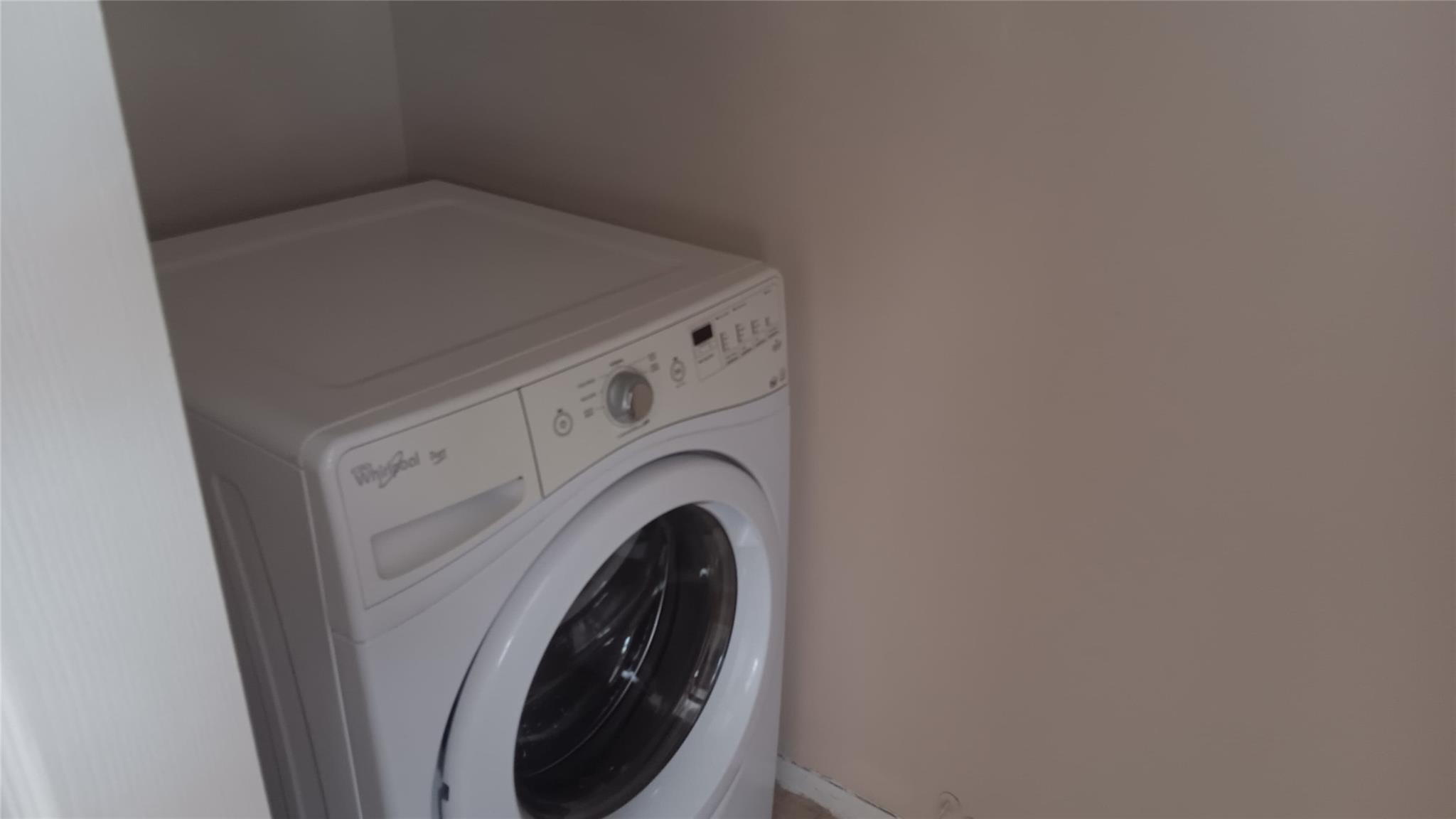 Cresthaven 10 46-25 B - Residential