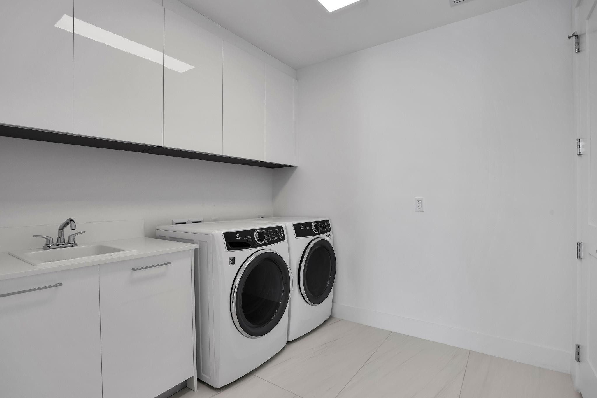 Selene Oceanfront Residen - Residential