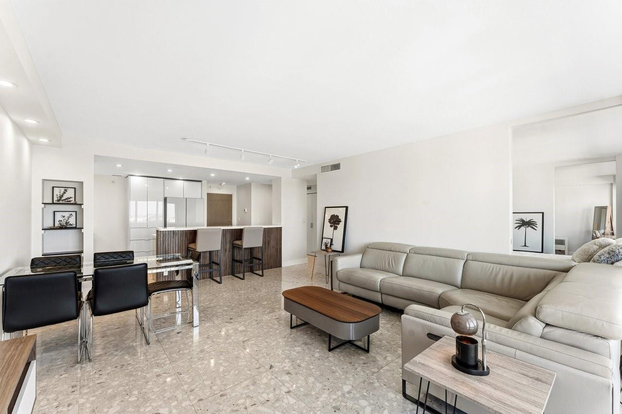 340 Sunset Drive 1808