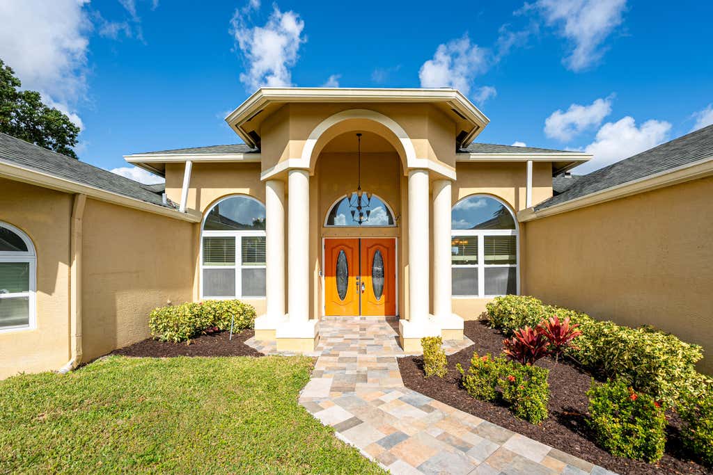 Photo of 661 SW Seagull Terrace, Port Saint Lucie, FL 34953 (MLS # R11033751)