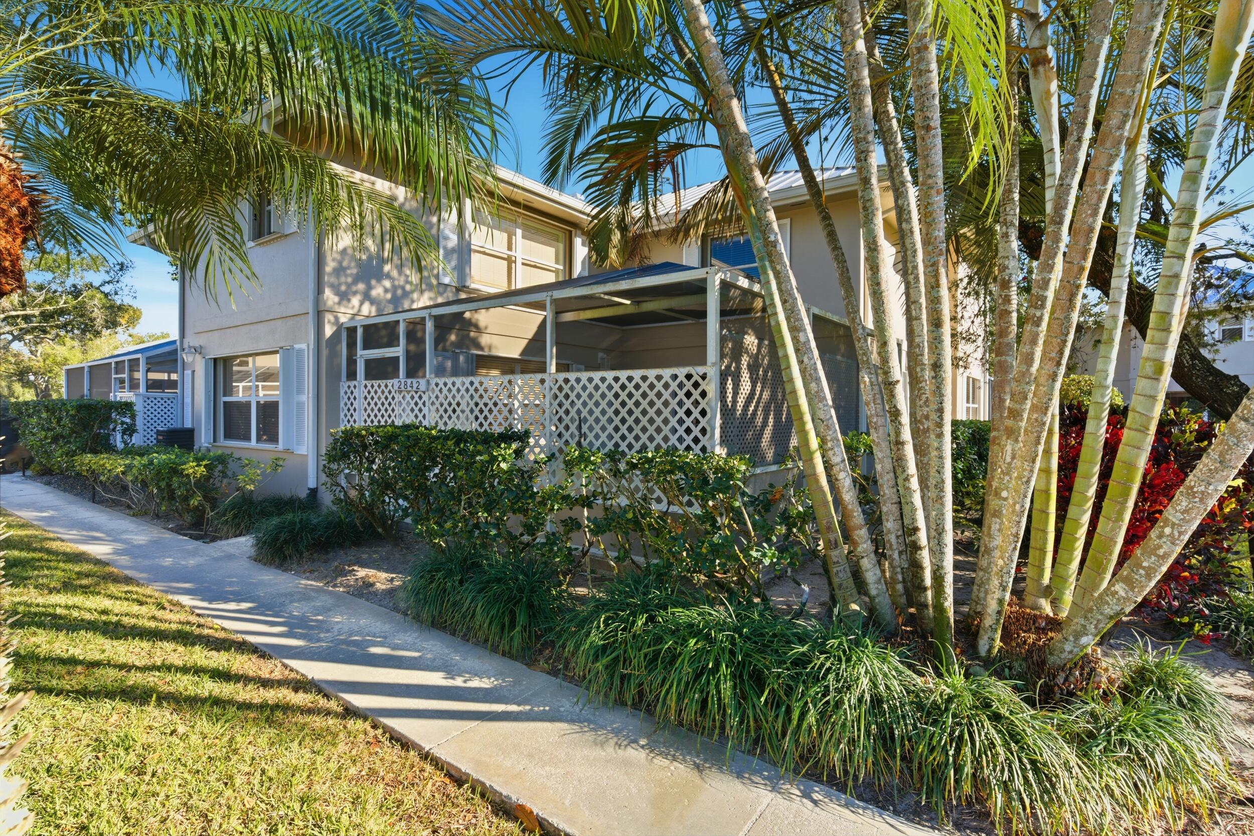 2842 SW Lakemont Place