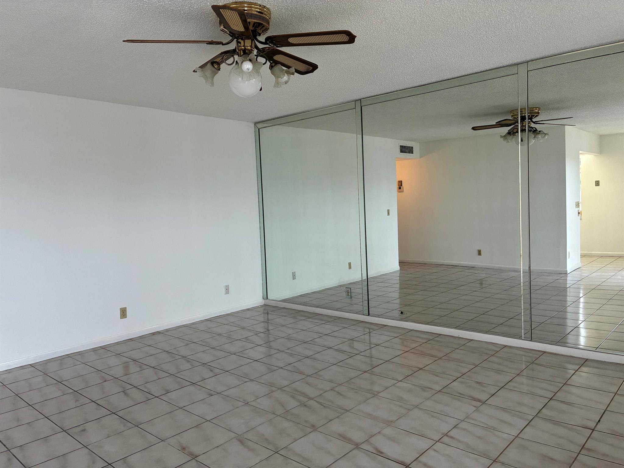 KINGS POINT BURGUNDY COND - Residential