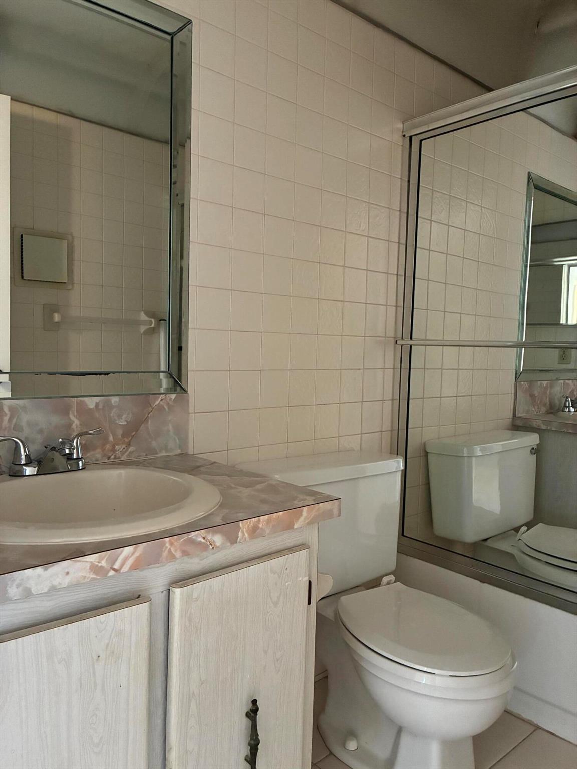 KINGS POINT BURGUNDY COND - Residential