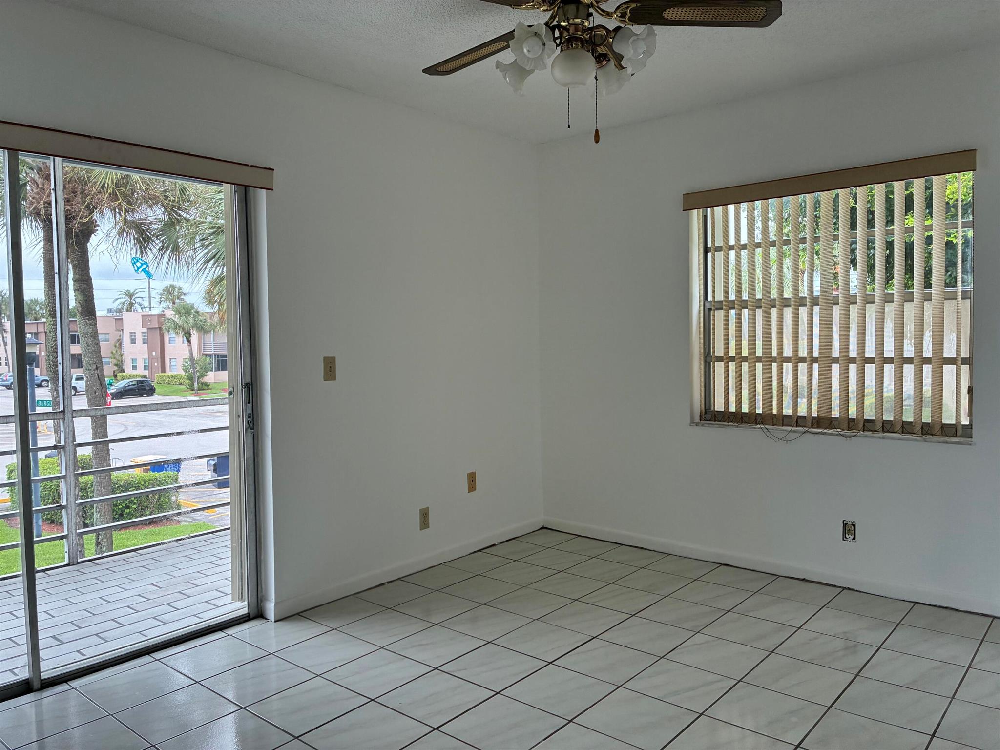 KINGS POINT BURGUNDY COND - Residential