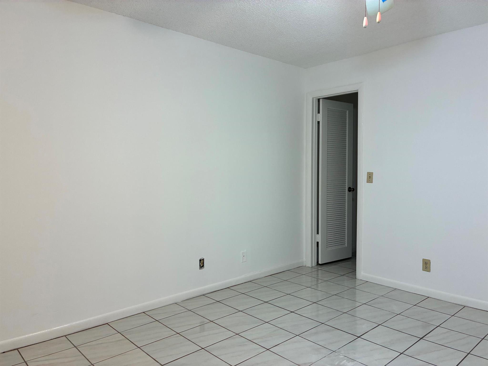 KINGS POINT BURGUNDY COND - Residential