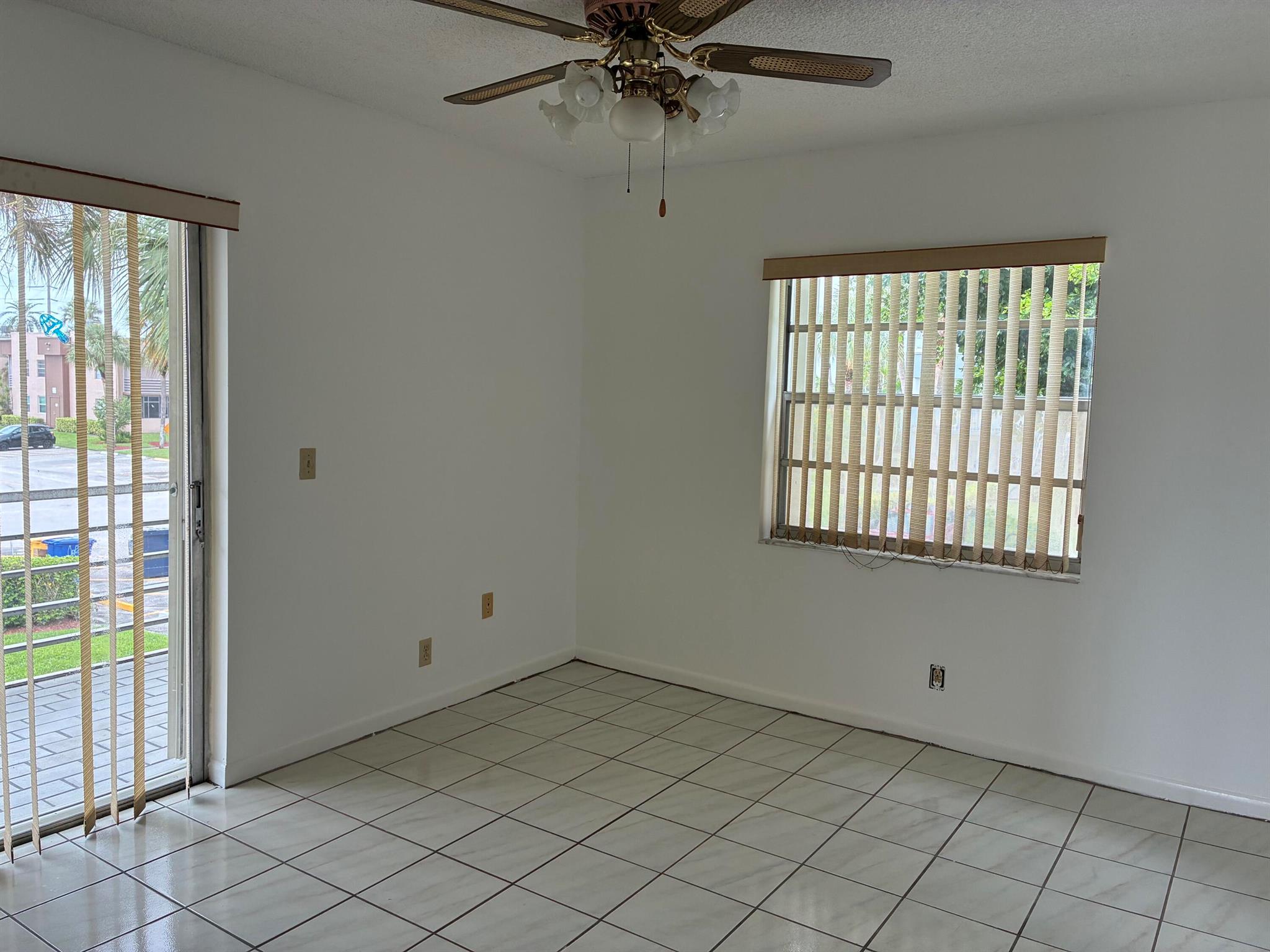 KINGS POINT BURGUNDY COND - Residential