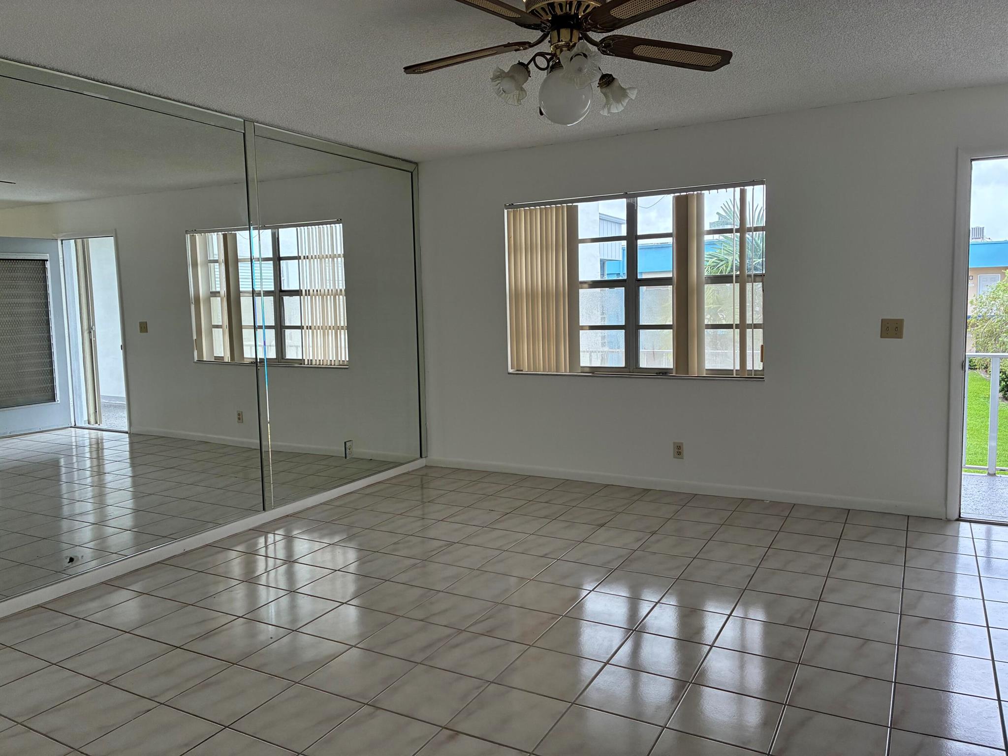 KINGS POINT BURGUNDY COND - Residential